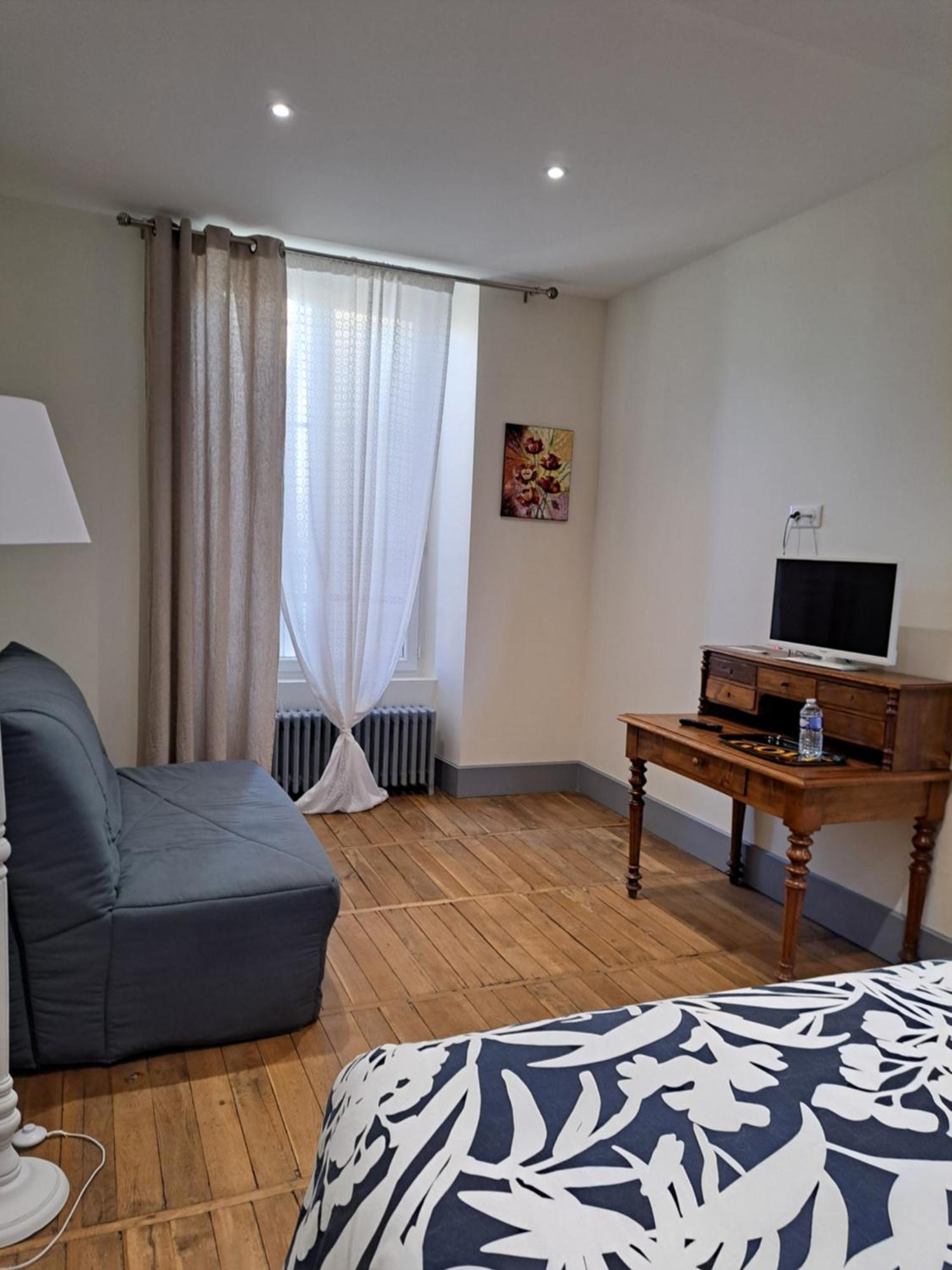 Bed and Breakfast Au P'Tit Gueul'Ton Les Aix-d'Angillon Exterior foto